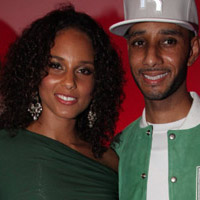 Alicia Keys wears Loren Jewels