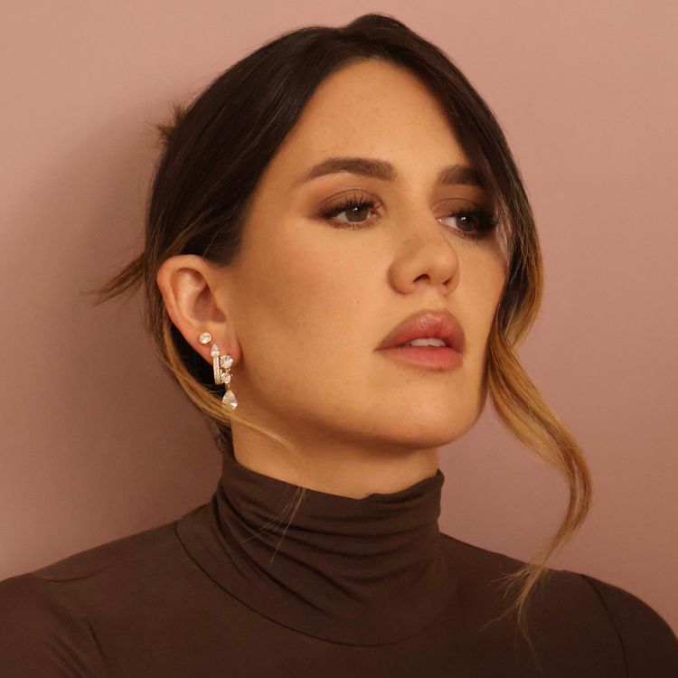 LOUISA on Model