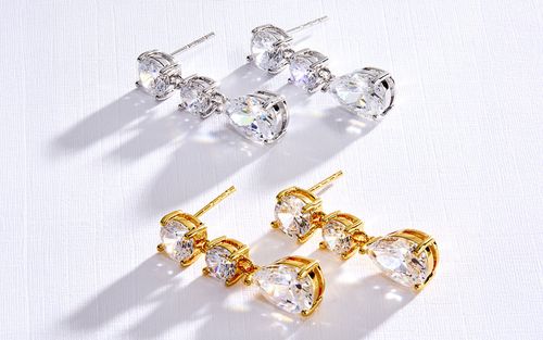CLARA Three Stone Drop Earrings