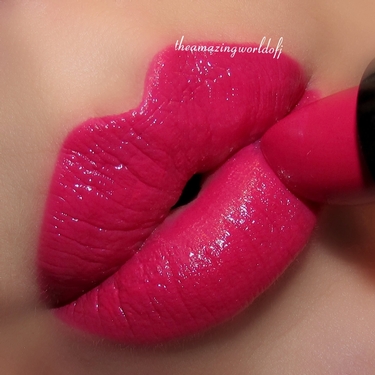 Motives Mineral Lipstick in Risky